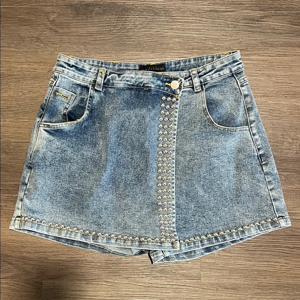 House of Harlow 1960 Light Blue Denim Skort with Stud Trim